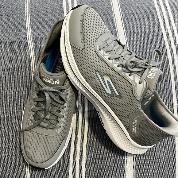 Skechers Men's Hands Free Slip-ins Go Run Consistent 2.0. Empowered Sneaker - Picture 7 of 7